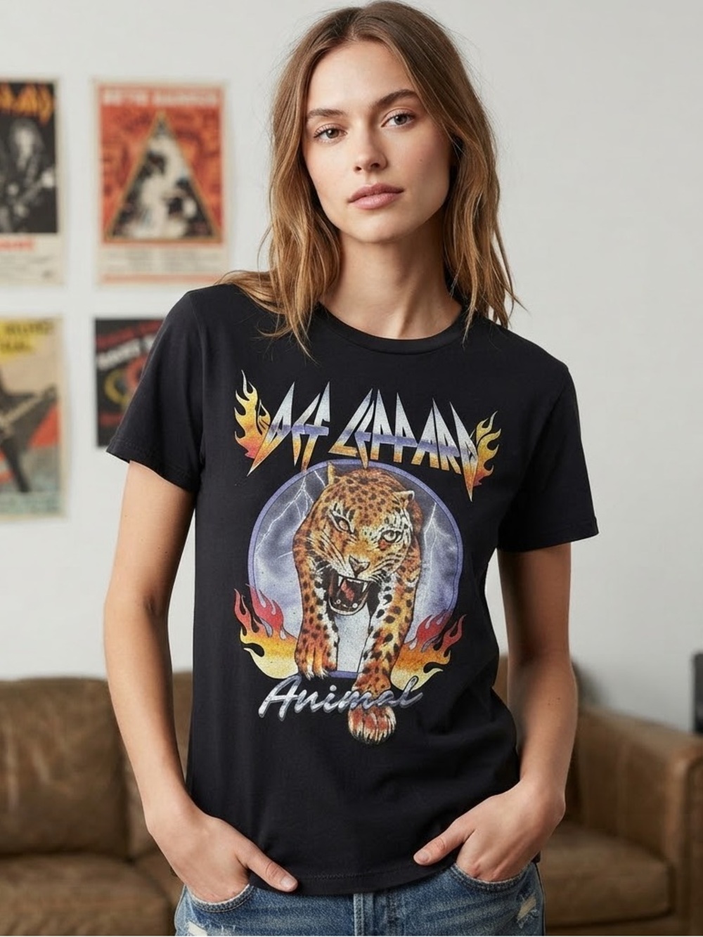DEF LEPPARD Animal Graphic Short Sleeve Tee S 17.5” p2p Black EUC